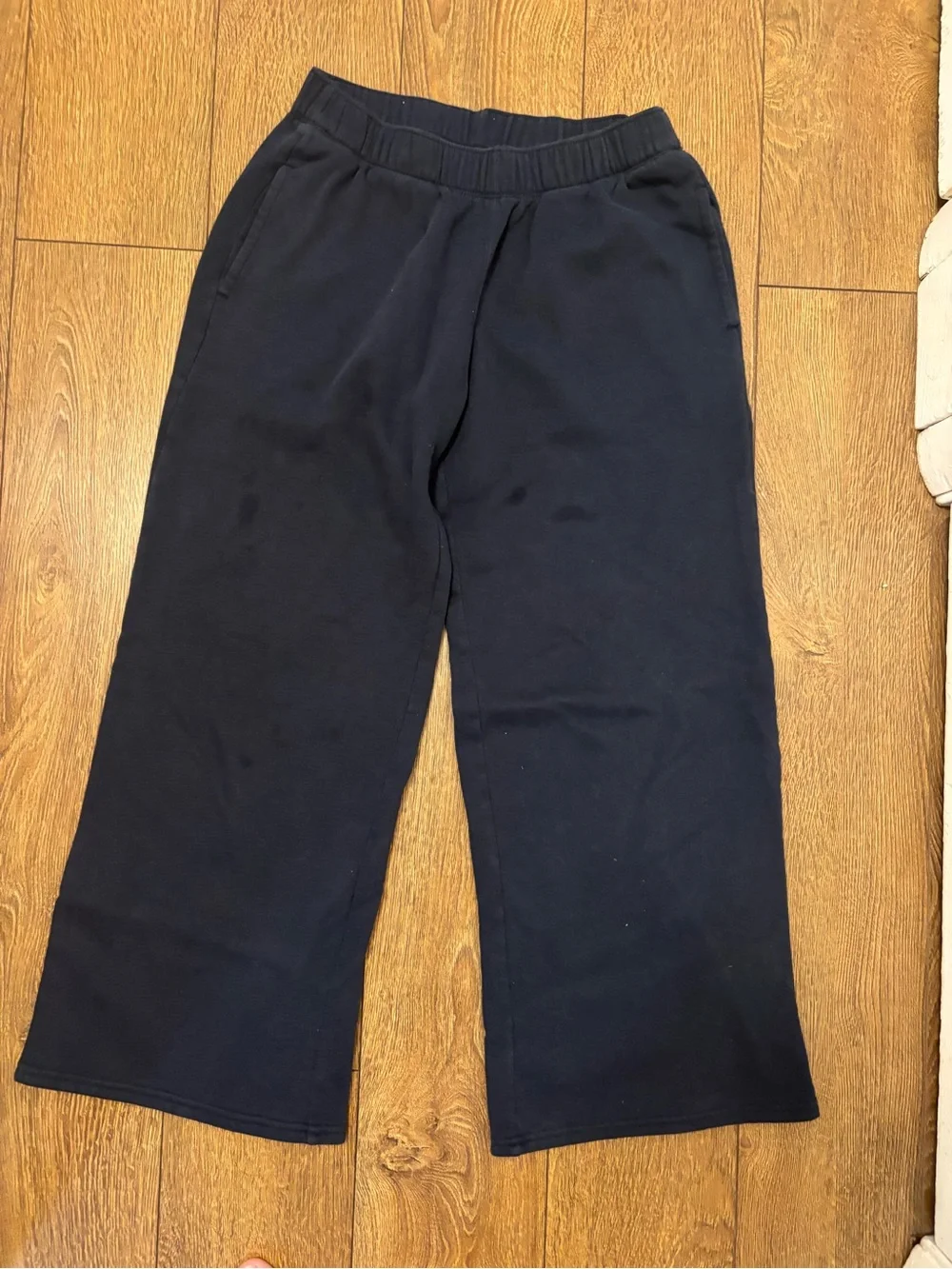 Hollister  wide leg navy blue sweatpants. Size XS Short
